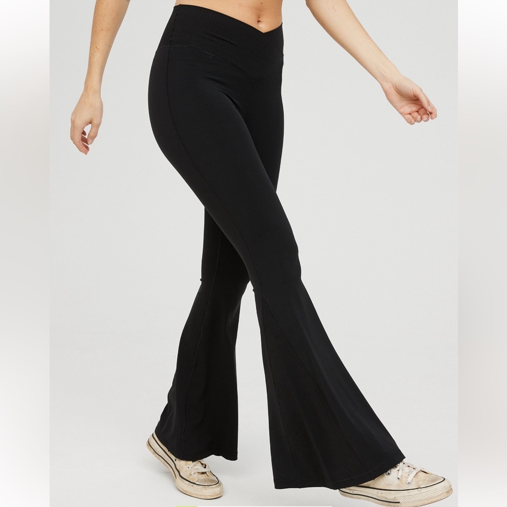 OFFLINE Aerie Real Me Super Flare High Rise Leggings L Long
